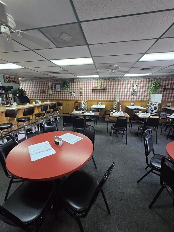 Dining room, Interior