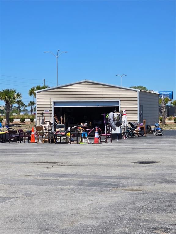 Detached Garage, Exterior