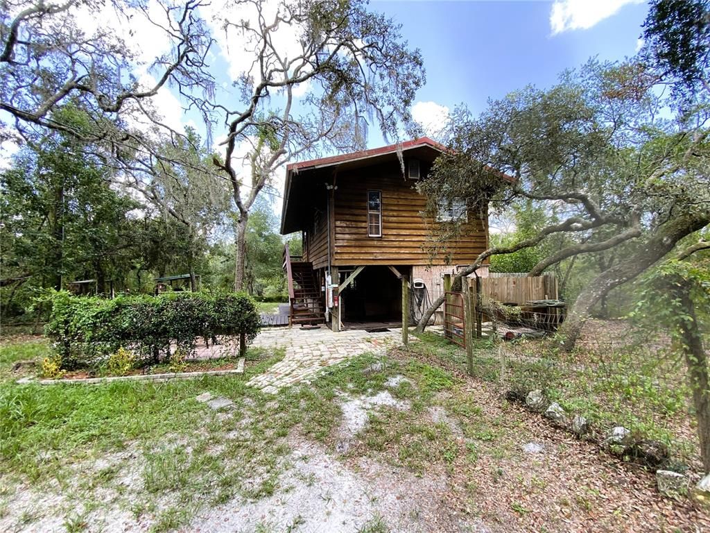 Backyard, Exterior