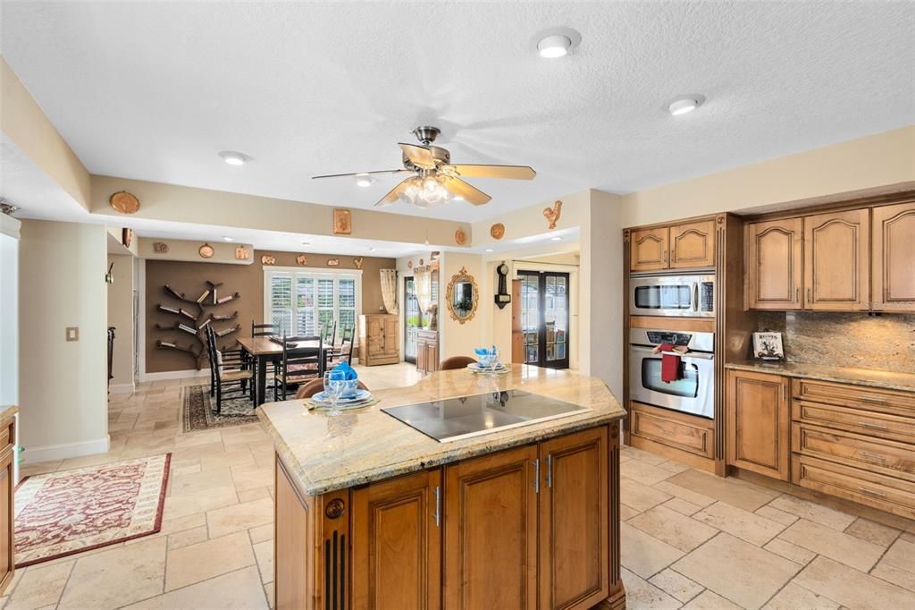 Dining room, Interior, Kitchen, Recessed Lighting