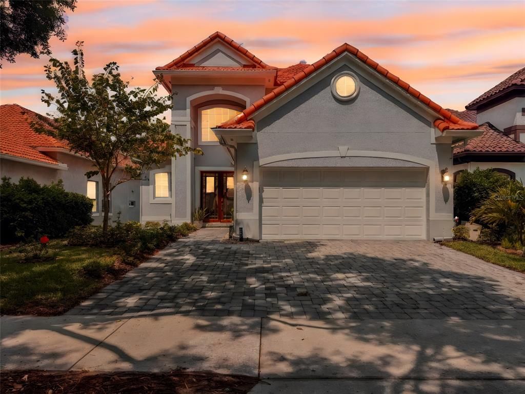 Attached, Exterior, Facade, Mediterranean