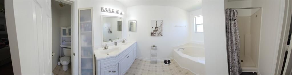 Bathroom, Dual Sink Vanities, Interior