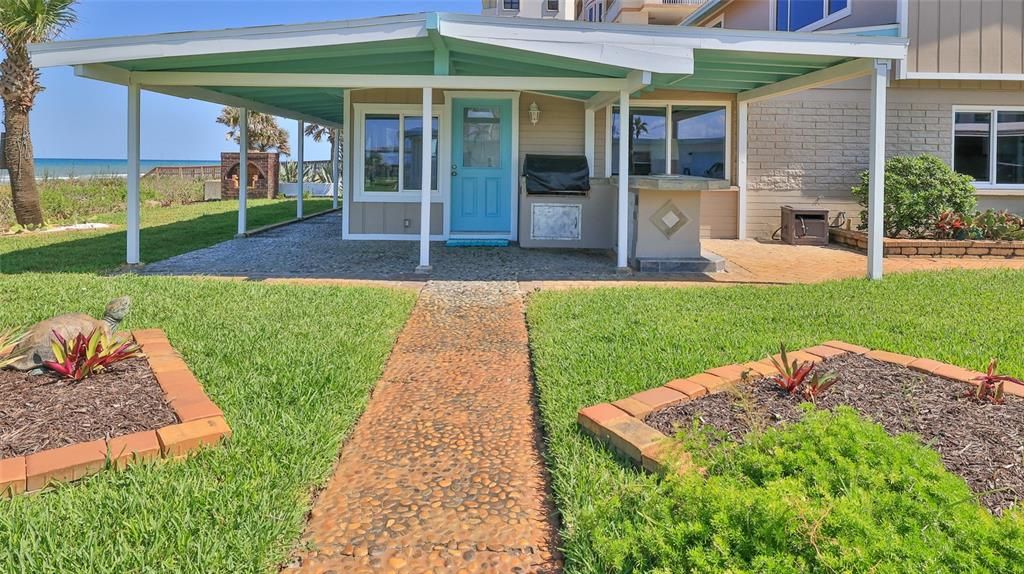 Backyard, Exterior