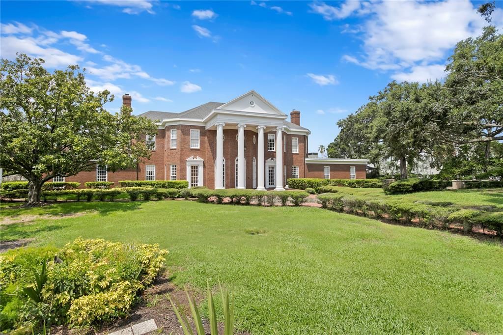 Backyard, Exterior, Facade, Brick Facade, Georgian