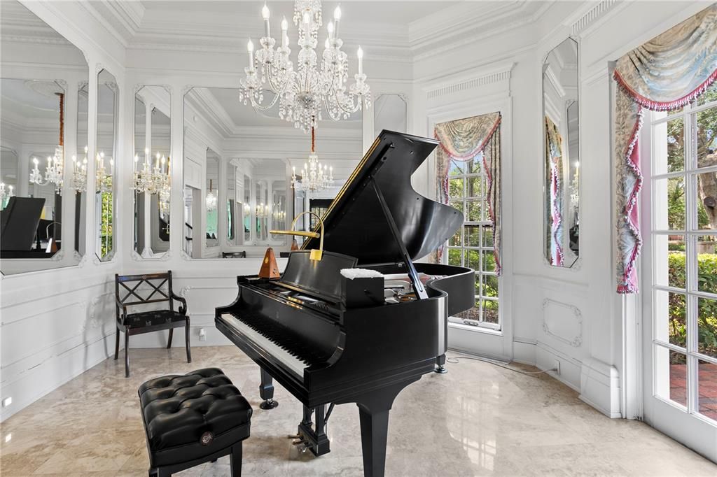 Chandelier, Interior, Piano