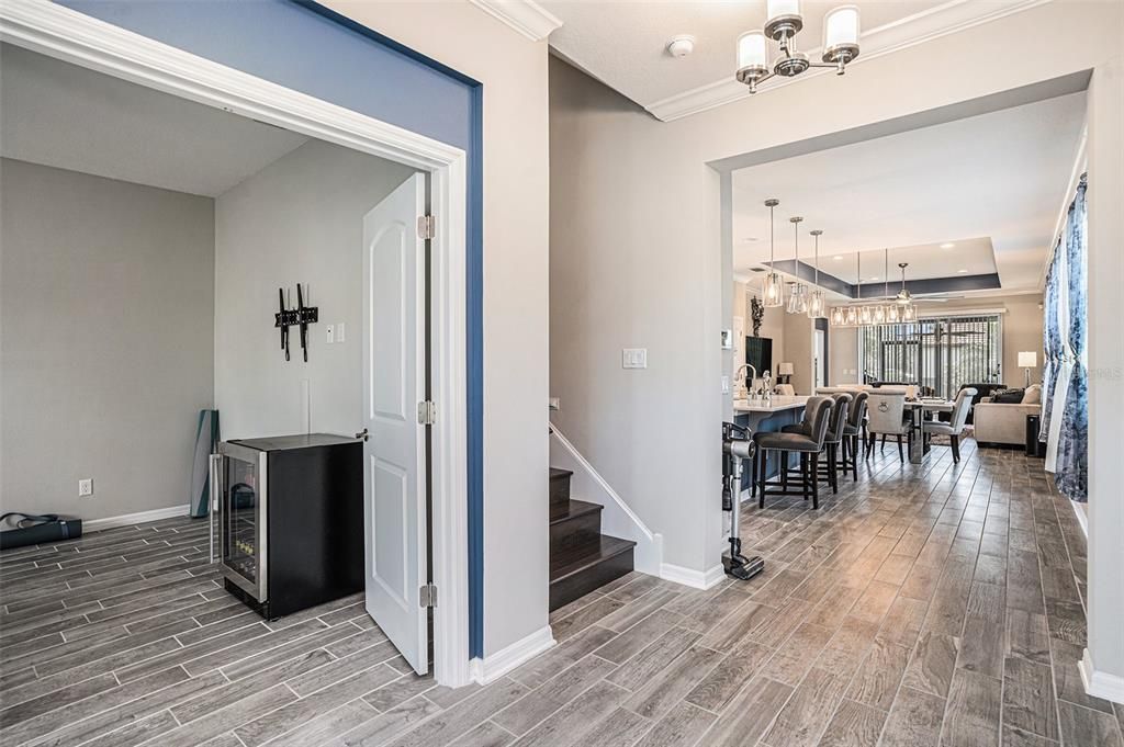 Chandelier, Dining room, Interior, Pendant Lights, Recessed Lighting, Wood Texture Flooring