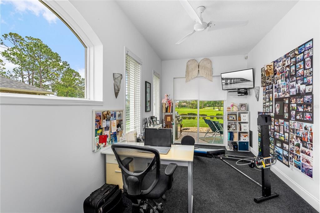 Home Office, Interior