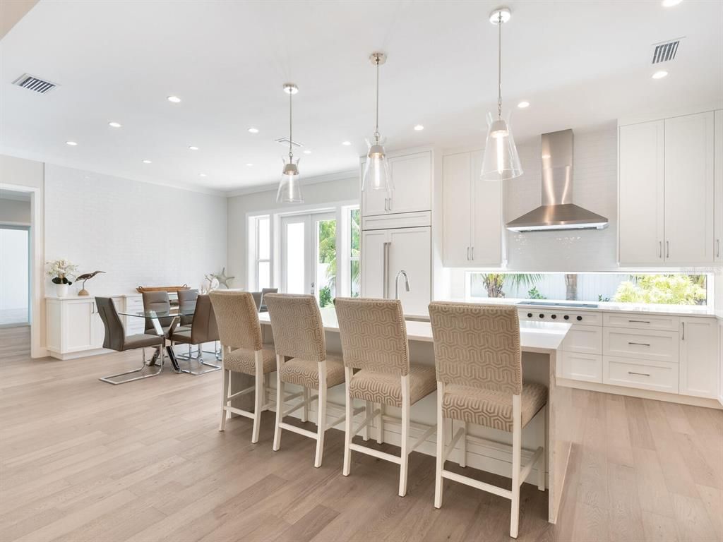Dining room, Interior, Kitchen, Pendant Lights, Recessed Lighting, Wood Texture Flooring
