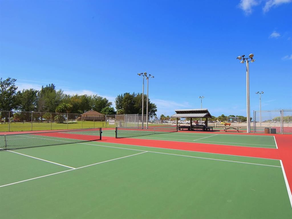 Exterior, Tennis Courts