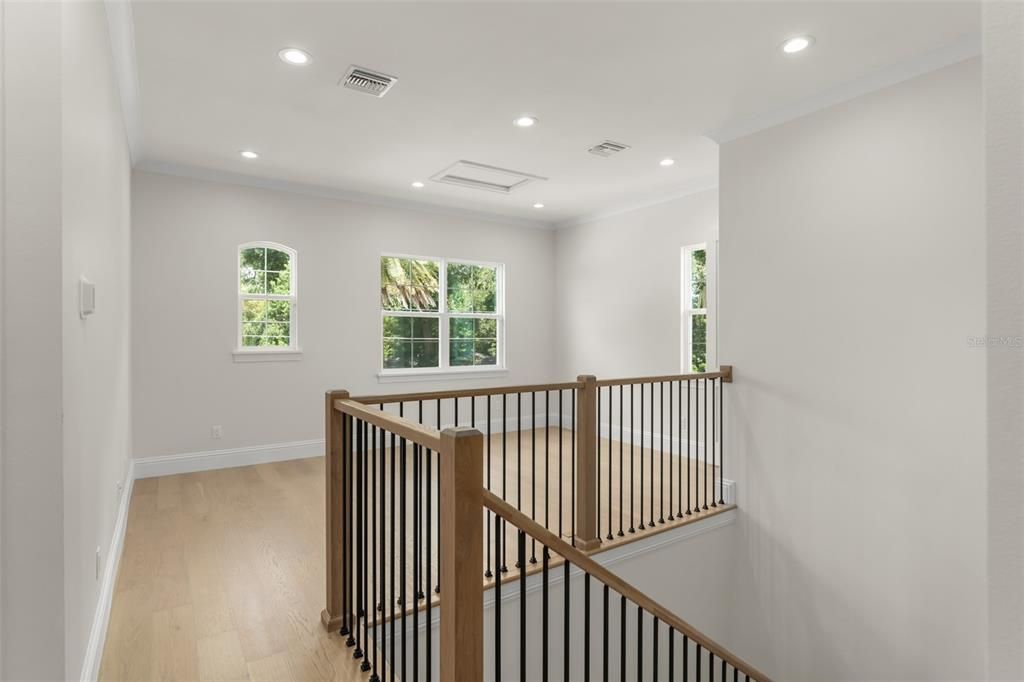 Interior, Recessed Lighting, Wood Texture Flooring