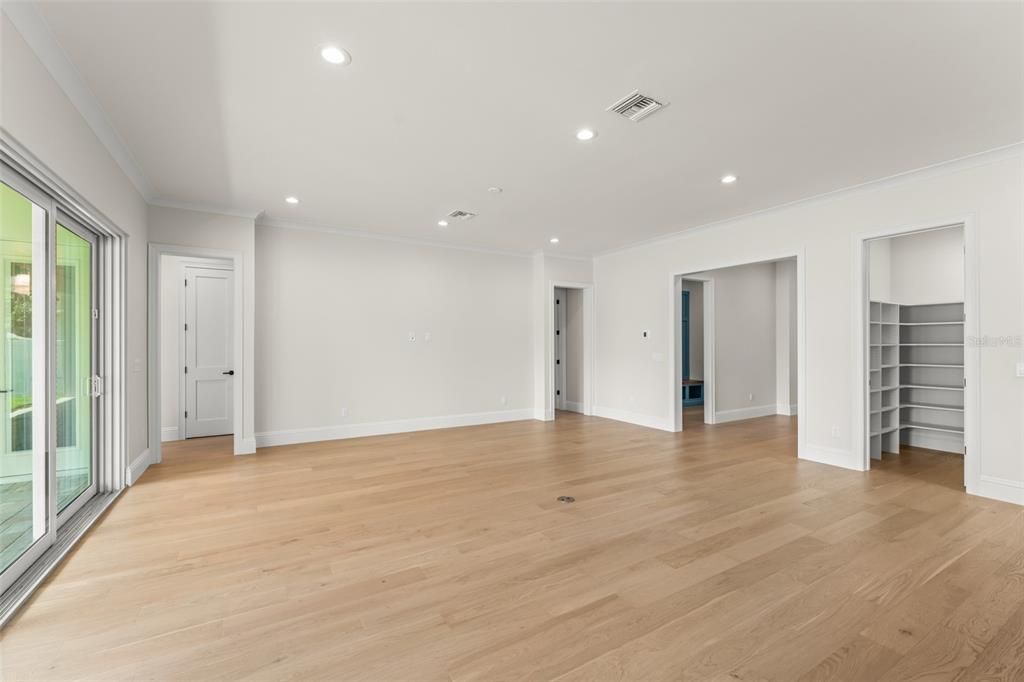 Empty room, Interior, Recessed Lighting, Wood Texture Flooring