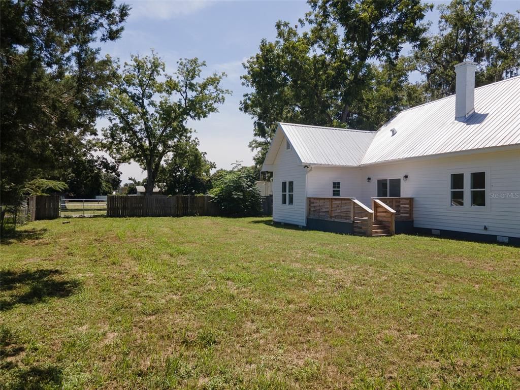 Backyard, Exterior
