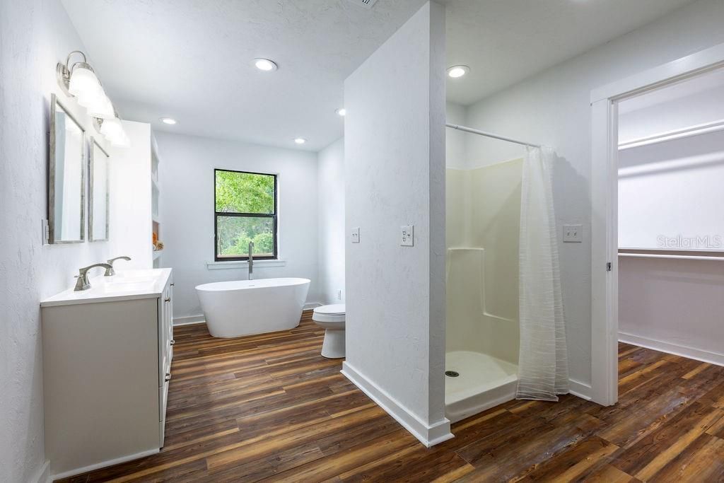 Bathroom, Free Standing Baths, Interior, Recessed Lighting, Wood Texture Flooring