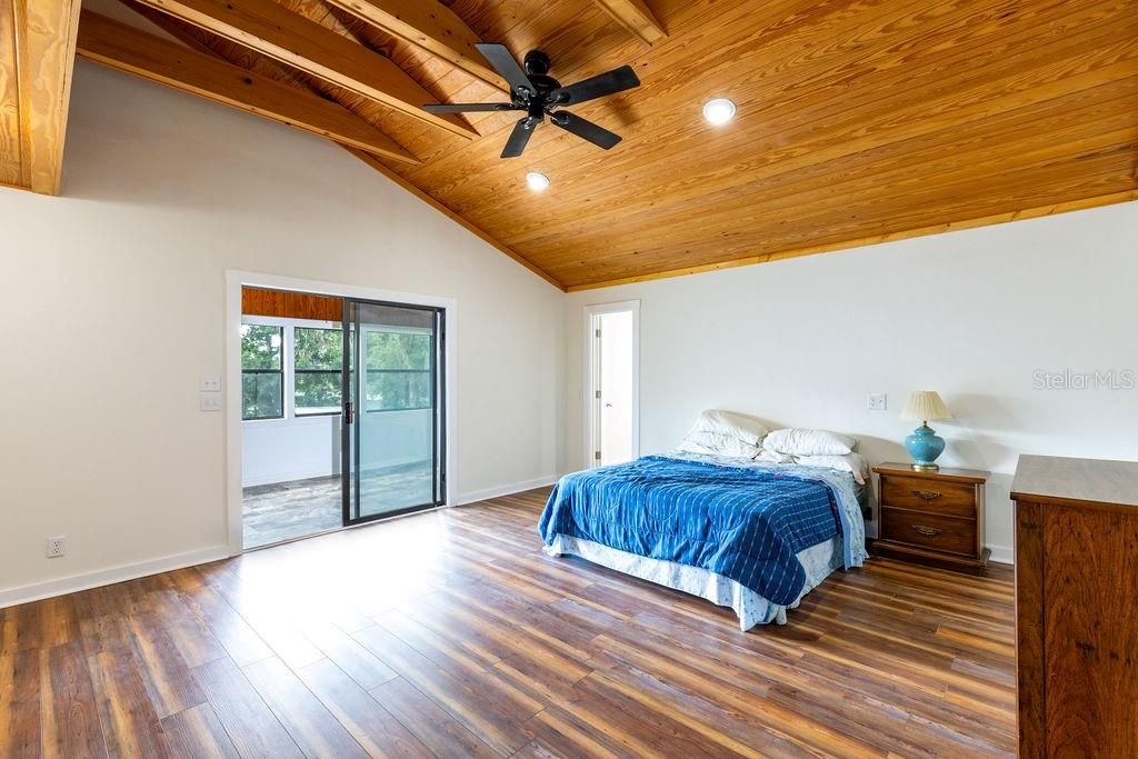 Bedroom, Interior, Recessed Lighting, Wooden Beams, Wooden Ceilings, Wood Texture Flooring