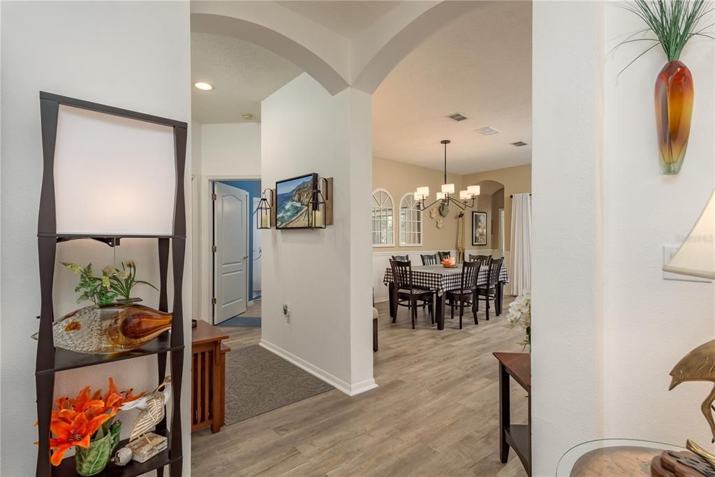 Chandelier, Dining room, Interior, Recessed Lighting, Wood Texture Flooring