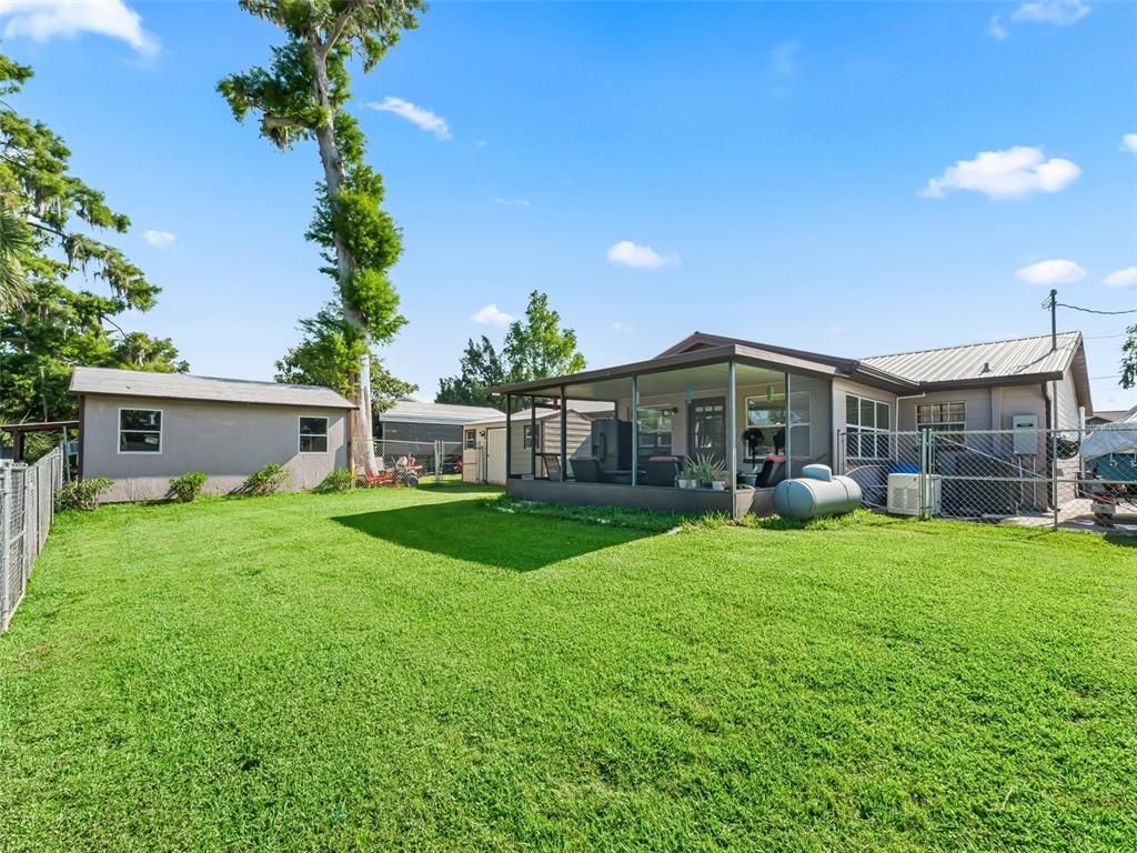 Backyard, Exterior