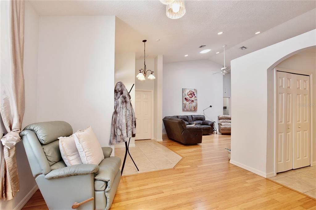 Interior, Living room, Pendant Lights, Recessed Lighting, Wood Texture Flooring