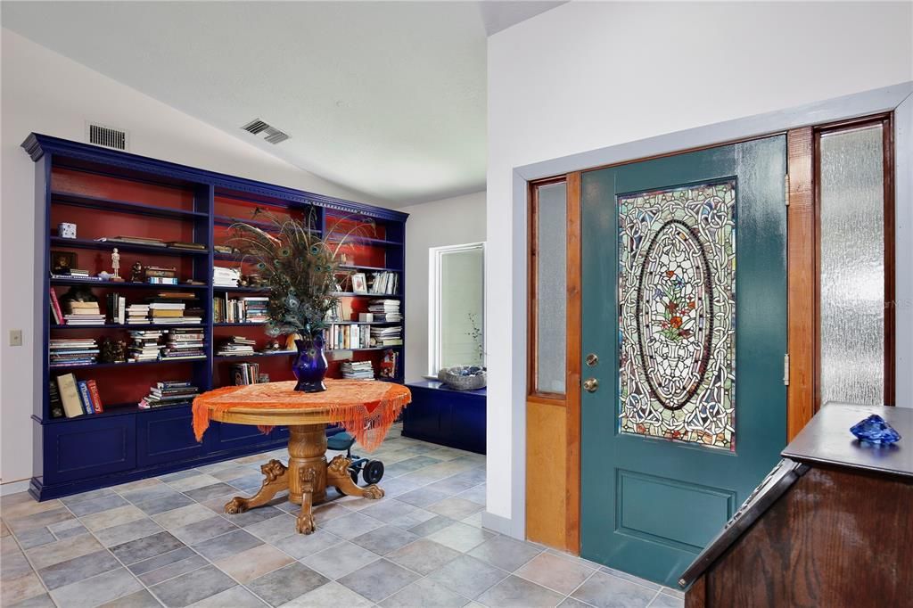 Home Office, Interior