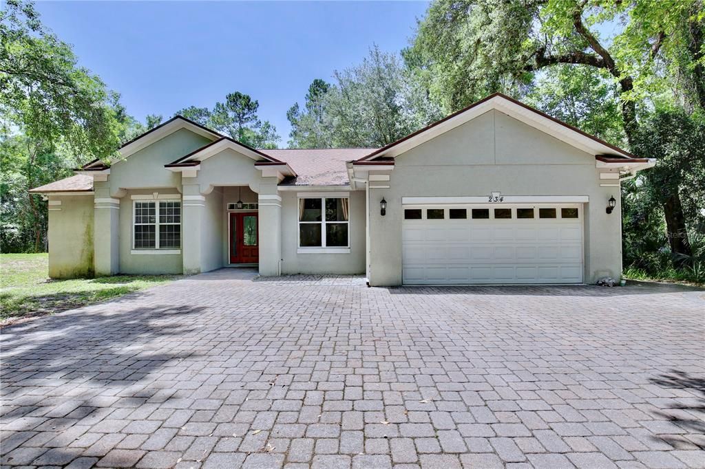 Attached, Exterior, Facade, Ranch