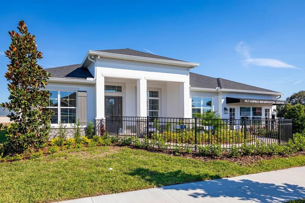 Exterior, Facade, Ranch