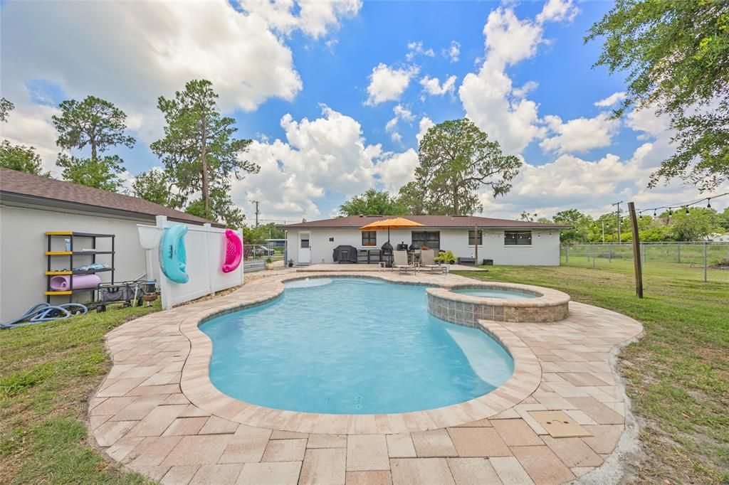 Exterior, Pool