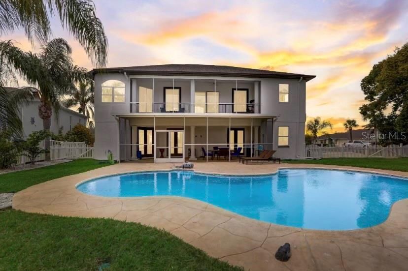 Exterior, Pool