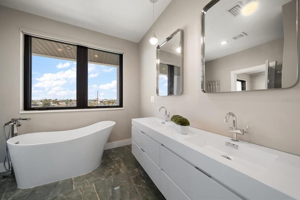 Bathroom, Dual Sink Vanities, Free Standing Baths, Interior, Recessed Lighting
