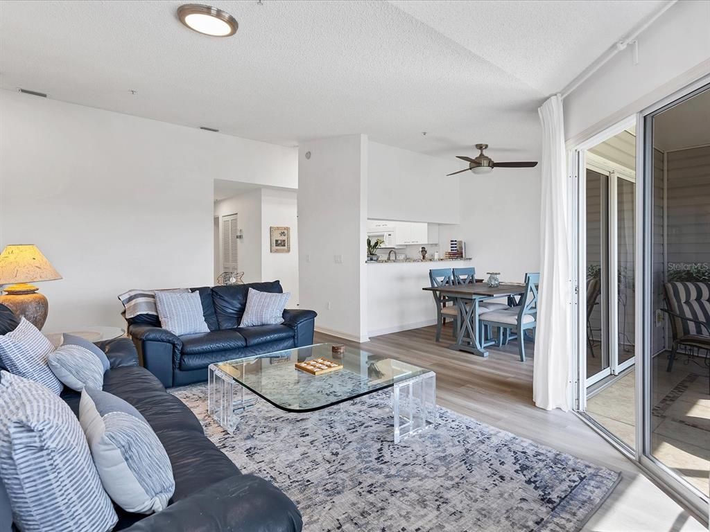 Dining room, Interior, Living room, Recessed Lighting, Wood Texture Flooring