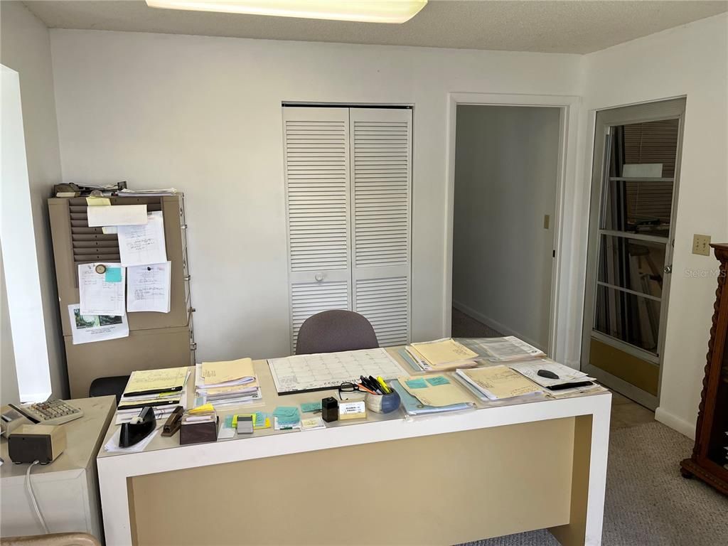 Home Office, Interior