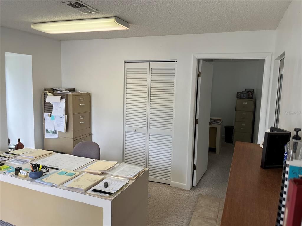 Home Office, Interior