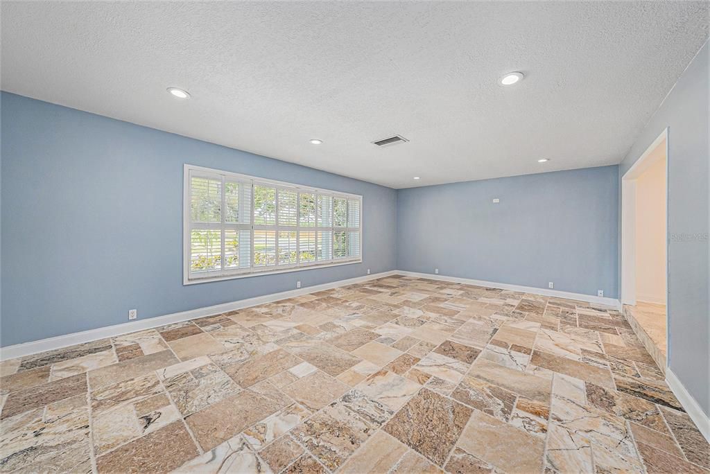 Empty room, Interior, Recessed Lighting