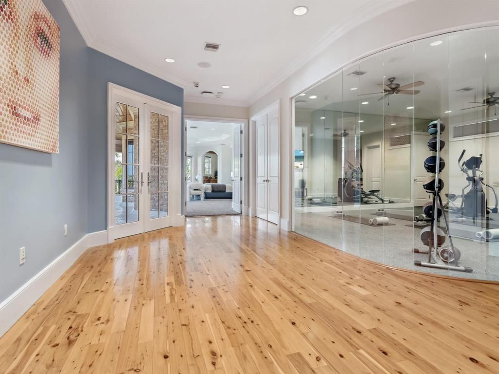Fitness Equipment, Interior, Recessed Lighting, Wood Texture Flooring