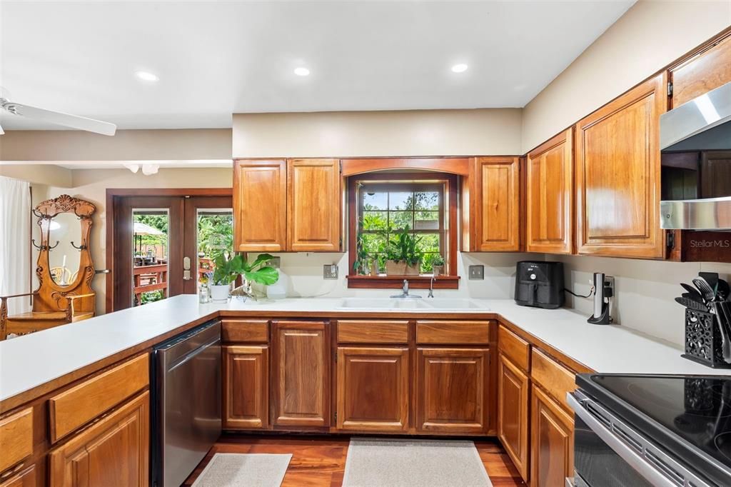Interior, Kitchen, Recessed Lighting, Wood Texture Flooring