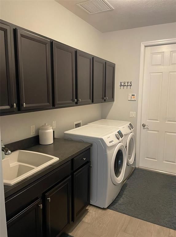 Interior, Washer, Wood Texture Flooring