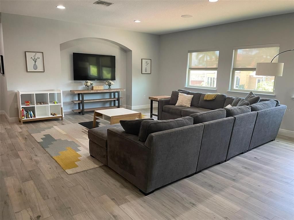 Interior, Living room, Recessed Lighting, Wood Texture Flooring