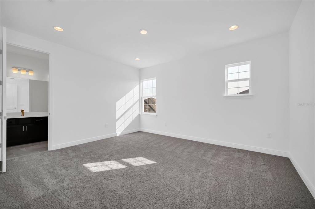 Bathroom, Empty room, Interior, Recessed Lighting