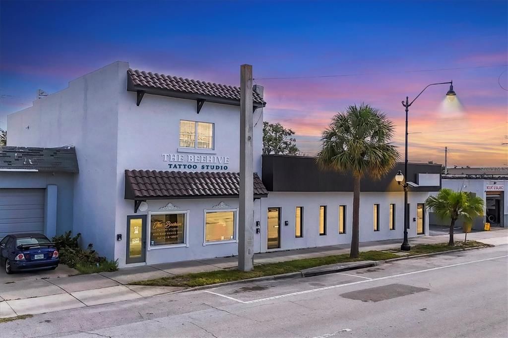 Attached, Exterior, Facade, Spanish Mediterranean