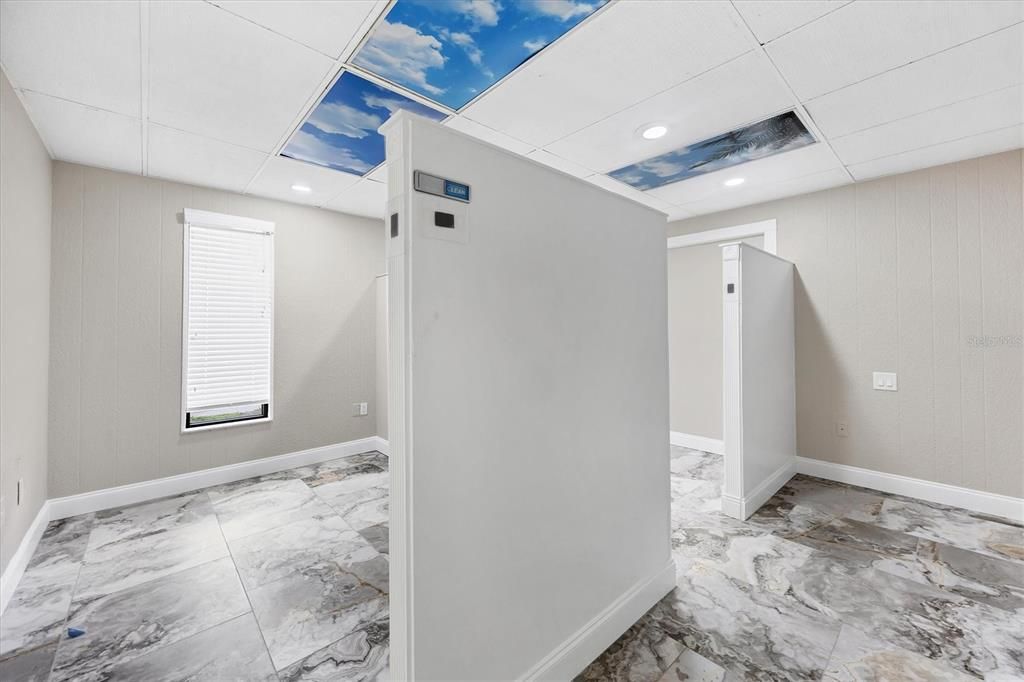 Empty room, Interior, Marble, Recessed Lighting