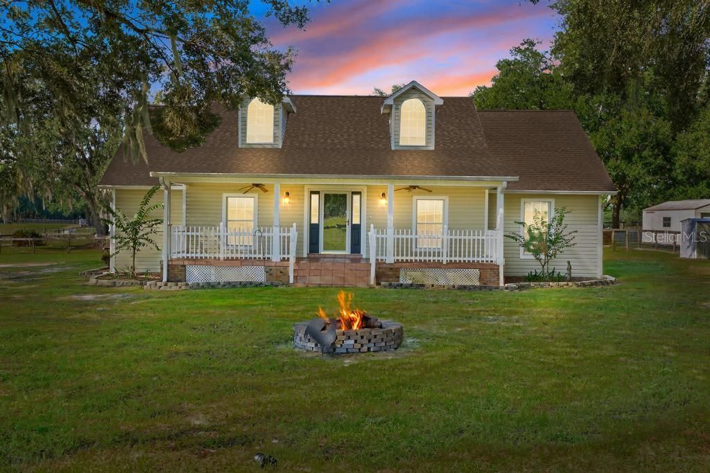 Backyard, Exterior, Facade, Cape Cod