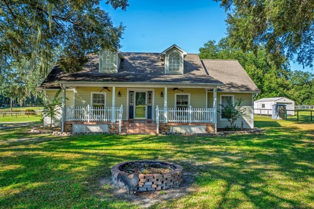 Backyard, Exterior, Facade, Cape Cod