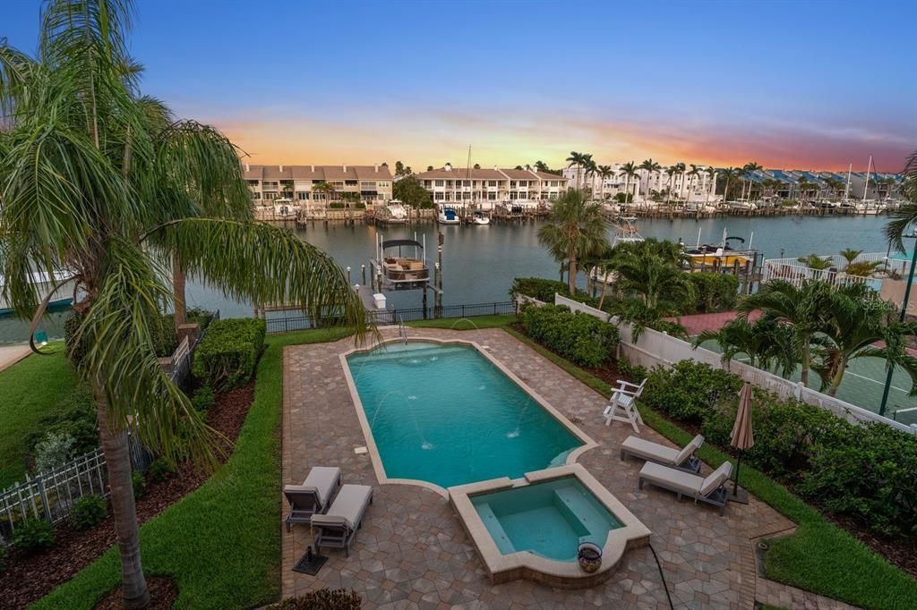 Exterior, Pool, Water