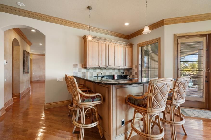 Interior, Pendant Lights, Recessed Lighting, Wood Texture Flooring