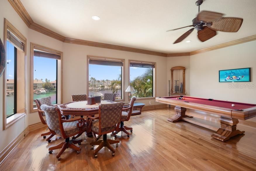 Billiard Table, Dining room, Game Room, Interior, Recessed Lighting, Wood Texture Flooring