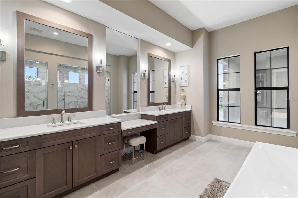 Bathroom, Dual Sink Vanities, Interior, Recessed Lighting