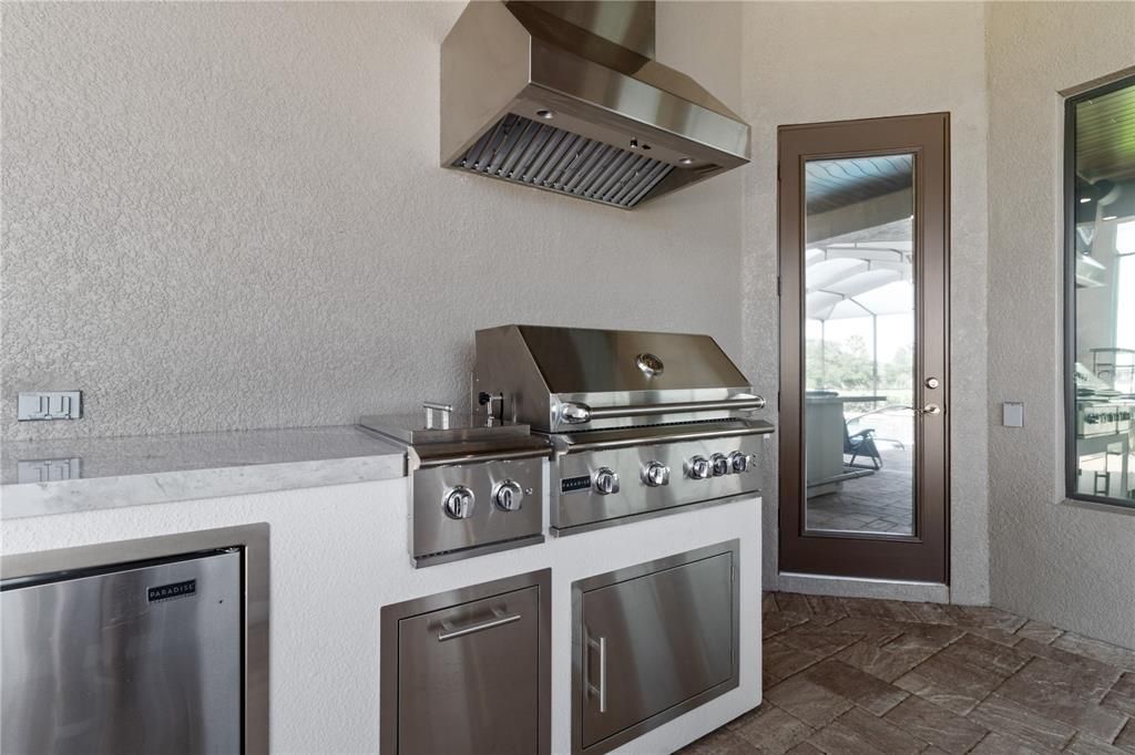 Exterior, Outdoor Kitchen, Stainless Steel Appliances