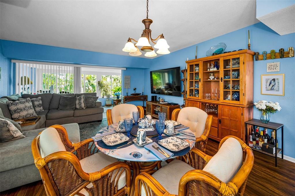 Chandelier, Dining room, Interior, Living room, Wood Texture Flooring