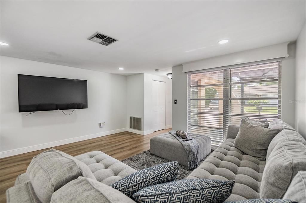 Interior, Living room, Recessed Lighting, Wood Texture Flooring