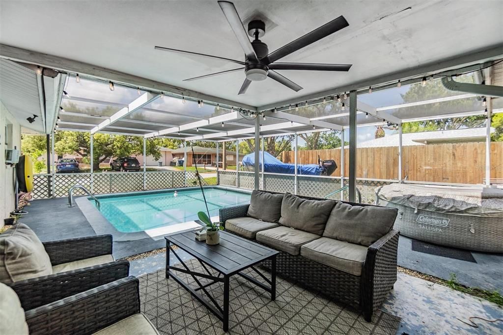 Interior, Pool, Sun Room