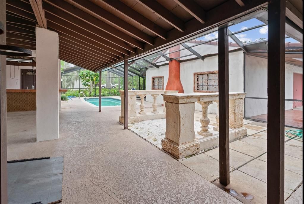 Interior, Pool, Sun Room