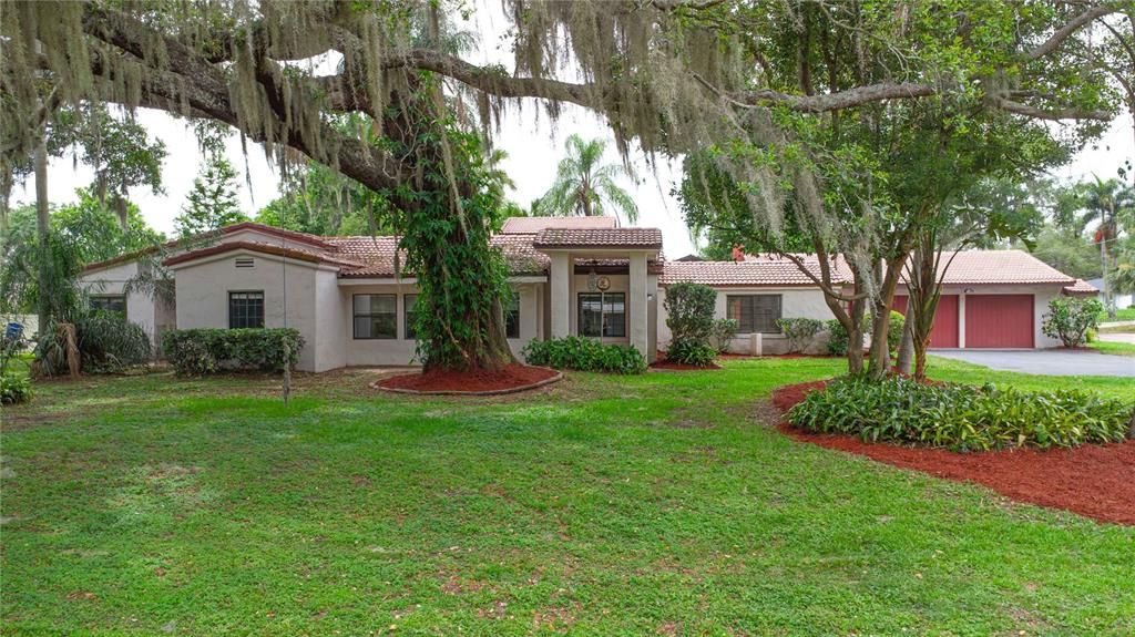 Backyard, Detached Garage, Exterior, Facade, Mediterranean